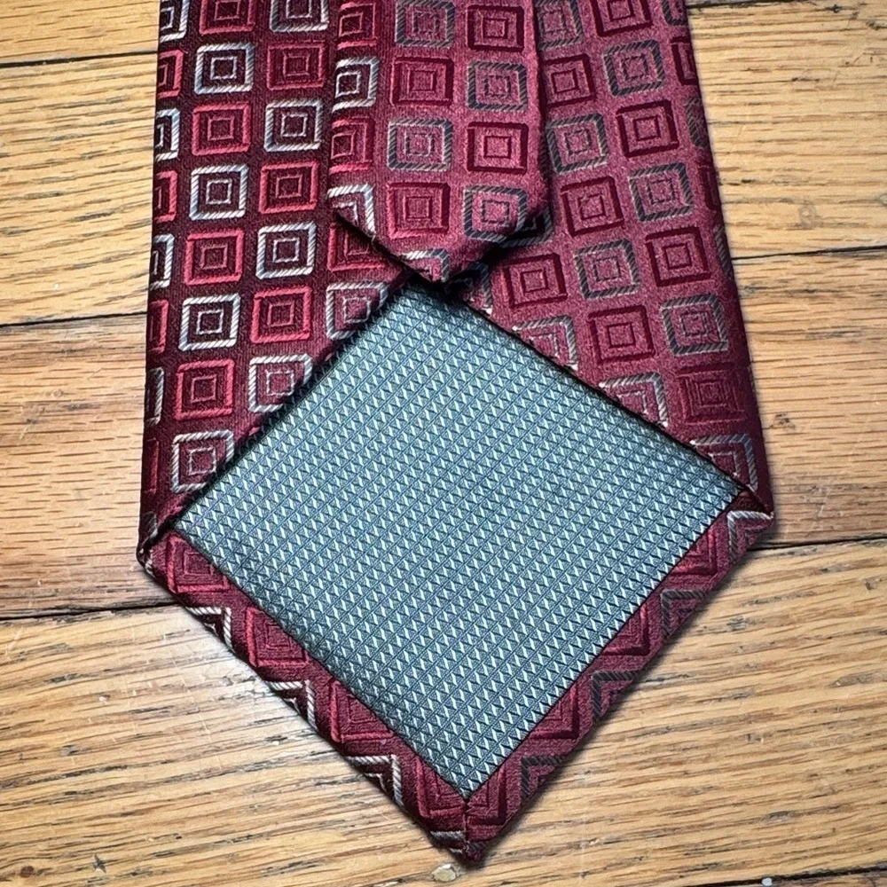 Bergamo New York Burgundy Geometric Men's Tie